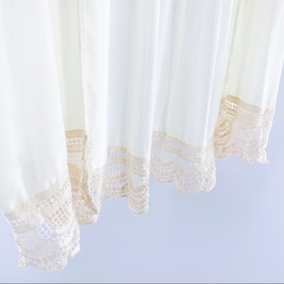 Ivory Lace Kimono - Picture 5 of 5